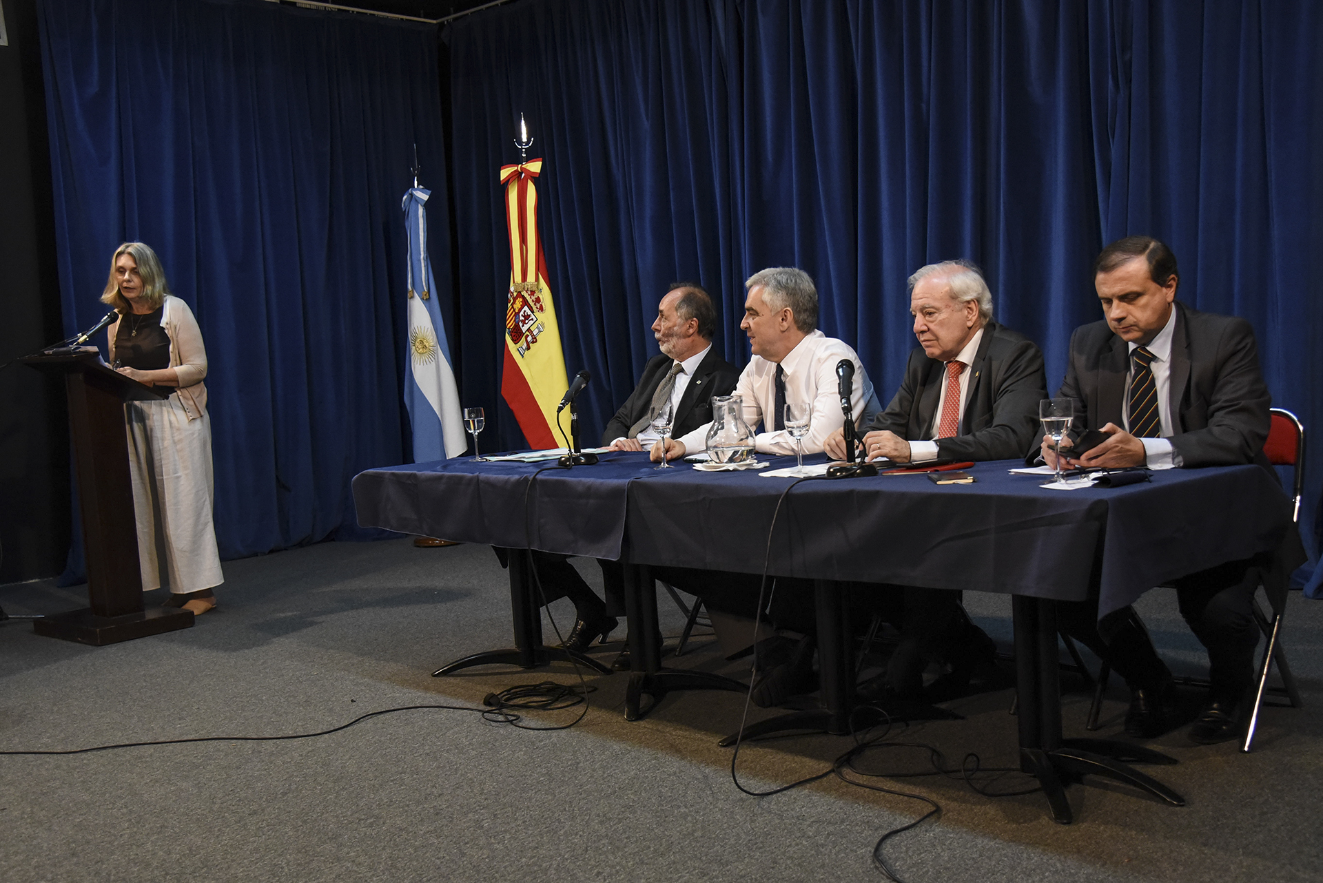 Galeria de imagenes de la noticia DIPUTADOS CONMEMORÓ 40 AÑOS DE LA SANCIÓN DE LA CONSTITUCIÓN ESPAÑOLA